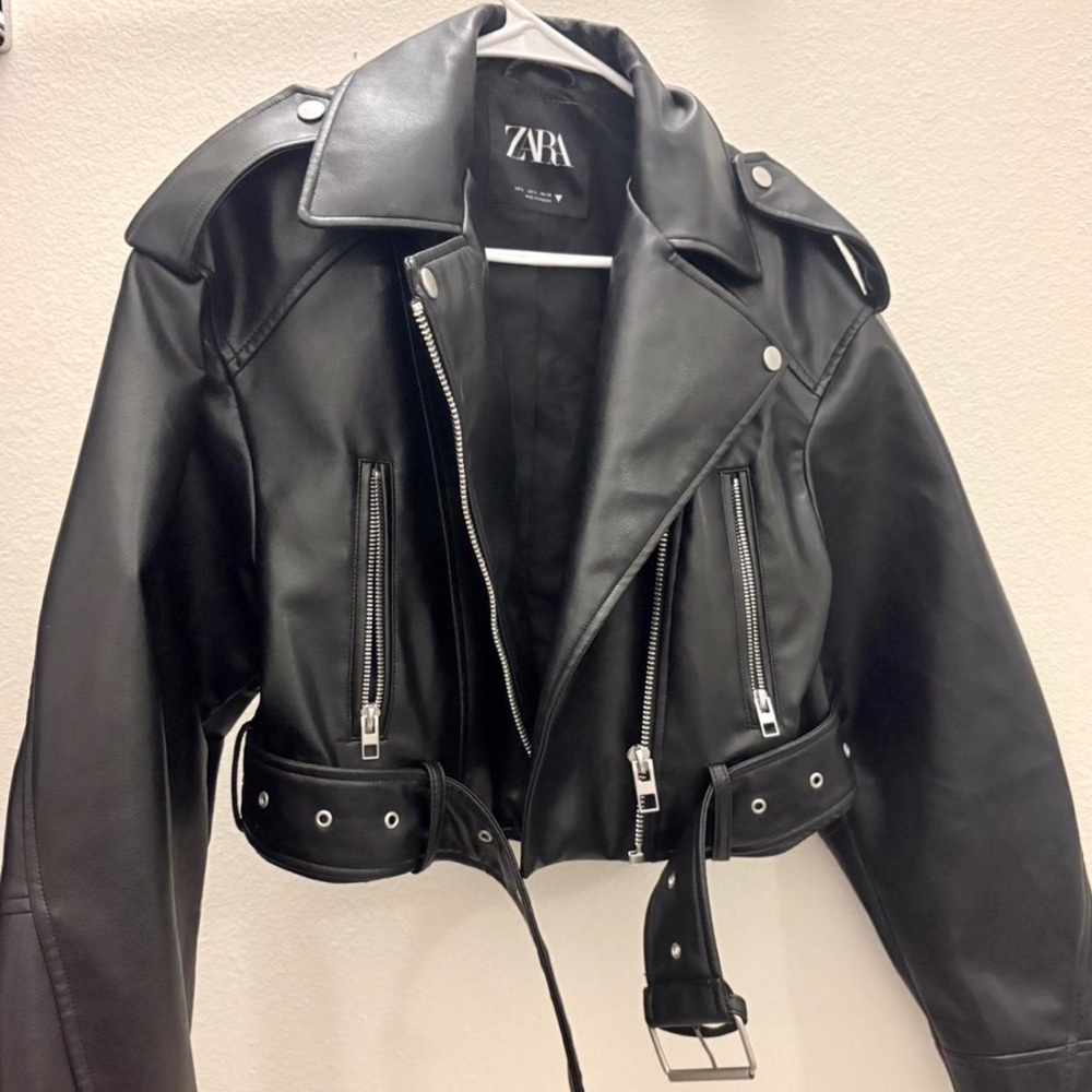 Zara Women's Sleek Black Leather Biker Jacket